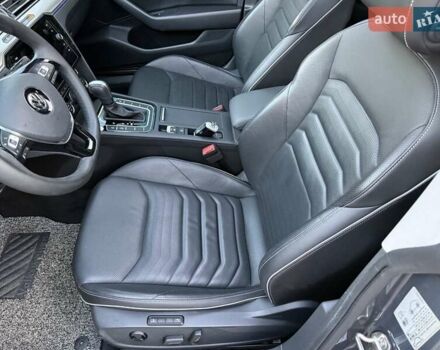 Серый Фольксваген Arteon, объемом двигателя 1.97 л и пробегом 97 тыс. км за 25450 $, фото 40 на Automoto.ua