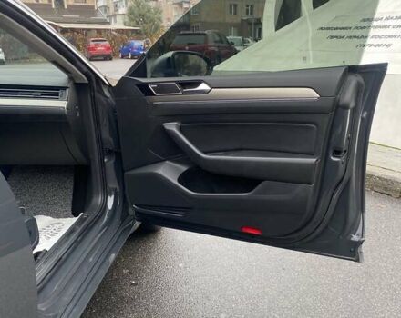 Сірий Фольксваген Arteon, об'ємом двигуна 1.97 л та пробігом 98 тис. км за 28750 $, фото 30 на Automoto.ua