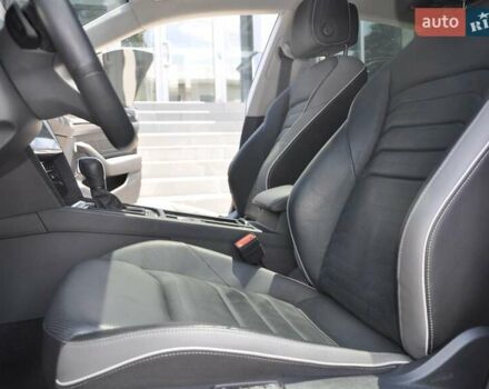 Серый Фольксваген Arteon, объемом двигателя 1.97 л и пробегом 74 тыс. км за 38000 $, фото 32 на Automoto.ua