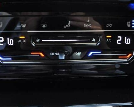 Серый Фольксваген Arteon, объемом двигателя 1.97 л и пробегом 74 тыс. км за 38000 $, фото 50 на Automoto.ua