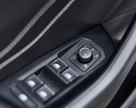 Серый Фольксваген Arteon, объемом двигателя 1.97 л и пробегом 76 тыс. км за 41000 $, фото 8 на Automoto.ua