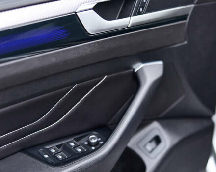 Серый Фольксваген Arteon, объемом двигателя 1.97 л и пробегом 76 тыс. км за 41000 $, фото 7 на Automoto.ua