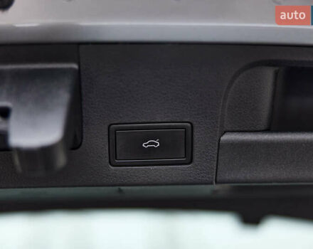 Серый Фольксваген Arteon, объемом двигателя 1.97 л и пробегом 76 тыс. км за 41000 $, фото 23 на Automoto.ua