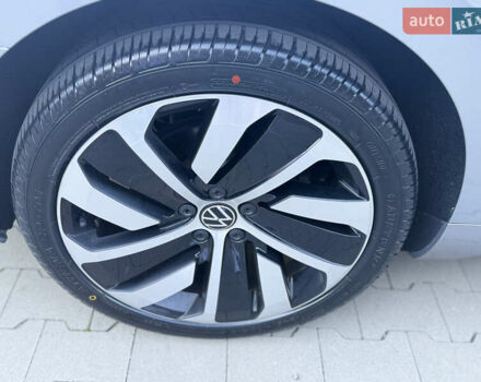 Серый Фольксваген Arteon, объемом двигателя 1.97 л и пробегом 135 тыс. км за 41500 $, фото 18 на Automoto.ua