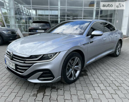 Серый Фольксваген Arteon, объемом двигателя 1.97 л и пробегом 76 тыс. км за 39500 $, фото 2 на Automoto.ua