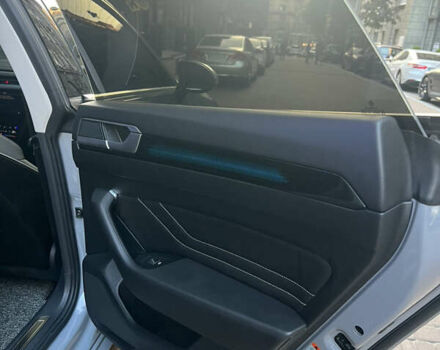 Сірий Фольксваген Arteon, об'ємом двигуна 1.97 л та пробігом 59 тис. км за 37800 $, фото 15 на Automoto.ua