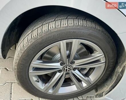 Серый Фольксваген Arteon, объемом двигателя 1.98 л и пробегом 117 тыс. км за 24999 $, фото 55 на Automoto.ua