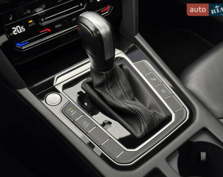 Сірий Фольксваген Arteon, об'ємом двигуна 2 л та пробігом 81 тис. км за 40000 $, фото 31 на Automoto.ua