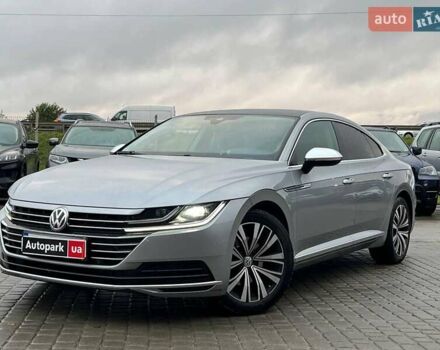 Серый Фольксваген Arteon, объемом двигателя 2 л и пробегом 225 тыс. км за 24990 $, фото 1 на Automoto.ua
