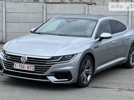 Серый Фольксваген Arteon, объемом двигателя 2 л и пробегом 155 тыс. км за 25500 $, фото 1 на Automoto.ua