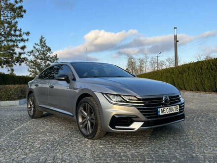 Сірий Фольксваген Arteon, об'ємом двигуна 1.98 л та пробігом 76 тис. км за 28700 $, фото 1 на Automoto.ua