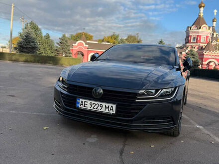 Серый Фольксваген Arteon, объемом двигателя 2 л и пробегом 30 тыс. км за 32000 $, фото 1 на Automoto.ua
