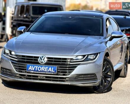 Серый Фольксваген Arteon, объемом двигателя 2 л и пробегом 123 тыс. км за 27800 $, фото 1 на Automoto.ua