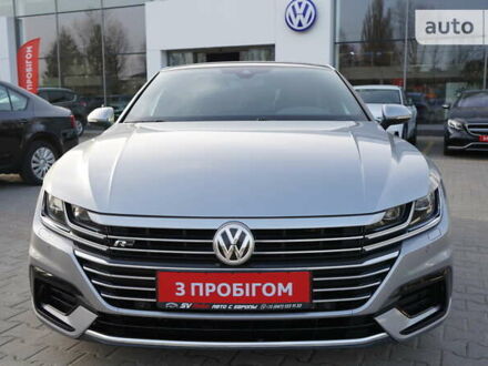 Серый Фольксваген Arteon, объемом двигателя 2 л и пробегом 141 тыс. км за 29999 $, фото 1 на Automoto.ua