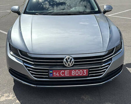 Серый Фольксваген Arteon, объемом двигателя 2 л и пробегом 52 тыс. км за 24500 $, фото 1 на Automoto.ua