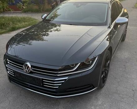 Серый Фольксваген Arteon, объемом двигателя 1.97 л и пробегом 97 тыс. км за 25450 $, фото 1 на Automoto.ua