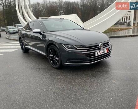 Серый Фольксваген Arteon, объемом двигателя 1.97 л и пробегом 98 тыс. км за 28250 $, фото 1 на Automoto.ua