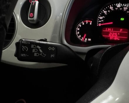 Белый Фольксваген Битл, объемом двигателя 2.5 л и пробегом 97 тыс. км за 10500 $, фото 3 на Automoto.ua