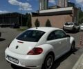 Белый Фольксваген Битл, объемом двигателя 2.5 л и пробегом 170 тыс. км за 10000 $, фото 3 на Automoto.ua