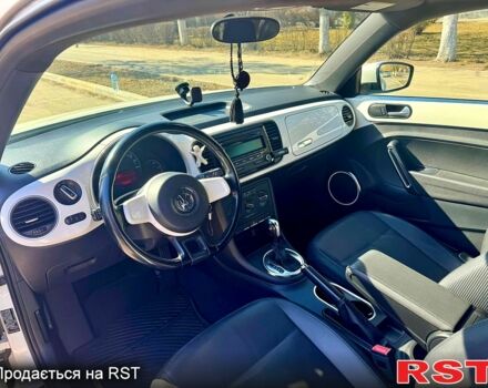 Білий Фольксваген Бітл, об'ємом двигуна 2.5 л та пробігом 244 тис. км за 9000 $, фото 10 на Automoto.ua