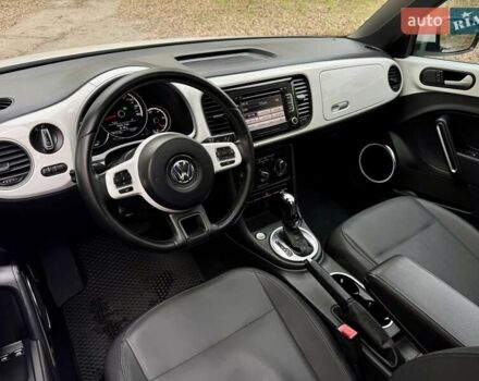 Белый Фольксваген Битл, объемом двигателя 2.5 л и пробегом 229 тыс. км за 9499 $, фото 15 на Automoto.ua