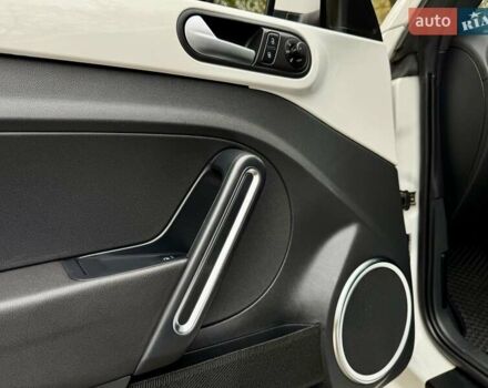 Белый Фольксваген Битл, объемом двигателя 2.5 л и пробегом 229 тыс. км за 9499 $, фото 16 на Automoto.ua