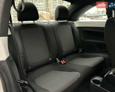 Белый Фольксваген Битл, объемом двигателя 1.97 л и пробегом 232 тыс. км за 9600 $, фото 41 на Automoto.ua