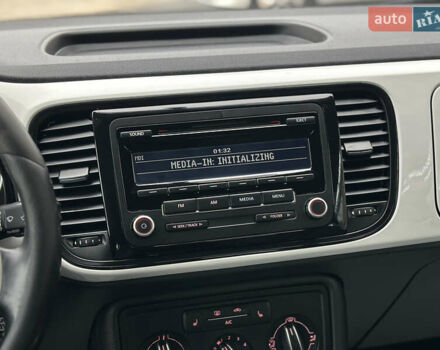 Белый Фольксваген Битл, объемом двигателя 1.97 л и пробегом 232 тыс. км за 9600 $, фото 35 на Automoto.ua