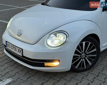 Белый Фольксваген Битл, объемом двигателя 1.6 л и пробегом 140 тыс. км за 8200 $, фото 6 на Automoto.ua