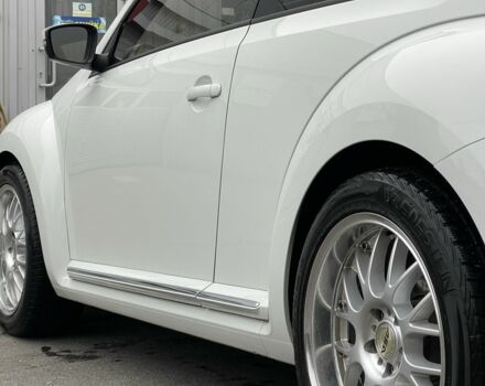 Белый Фольксваген Битл, объемом двигателя 1.8 л и пробегом 140 тыс. км за 11000 $, фото 2 на Automoto.ua