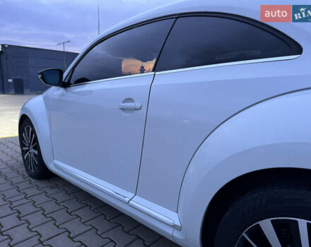 Белый Фольксваген Битл, объемом двигателя 1.6 л и пробегом 140 тыс. км за 8200 $, фото 20 на Automoto.ua