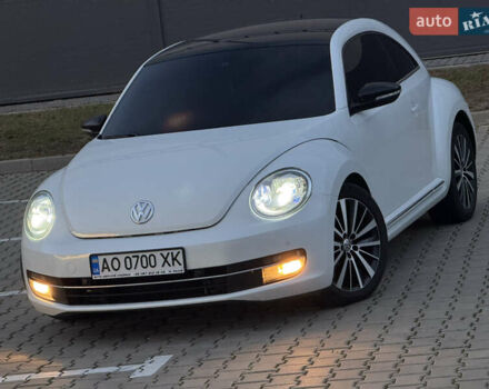Белый Фольксваген Битл, объемом двигателя 1.6 л и пробегом 140 тыс. км за 8200 $, фото 2 на Automoto.ua