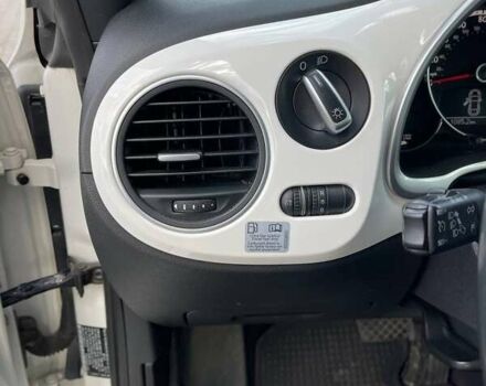 Білий Фольксваген Бітл, об'ємом двигуна 1.97 л та пробігом 121 тис. км за 11900 $, фото 11 на Automoto.ua