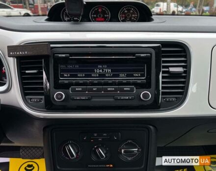 Белый Фольксваген Битл, объемом двигателя 2 л и пробегом 130 тыс. км за 12200 $, фото 12 на Automoto.ua