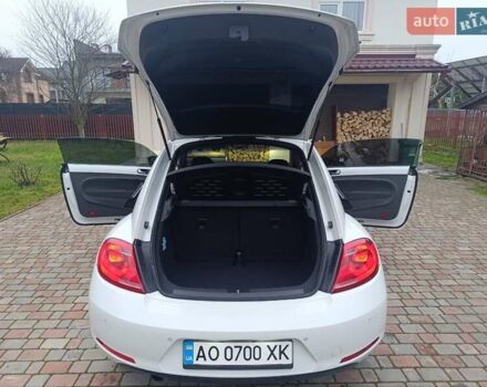 Белый Фольксваген Битл, объемом двигателя 1.6 л и пробегом 147 тыс. км за 9500 $, фото 13 на Automoto.ua