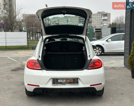 Белый Фольксваген Битл, объемом двигателя 1.97 л и пробегом 232 тыс. км за 9600 $, фото 13 на Automoto.ua