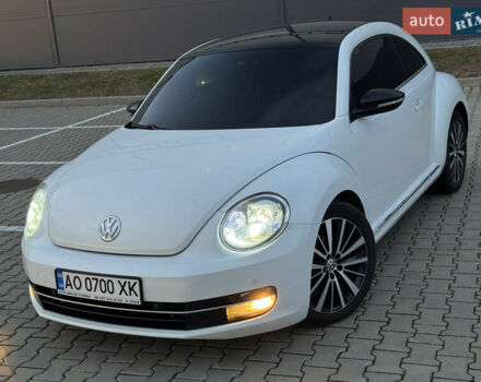 Белый Фольксваген Битл, объемом двигателя 1.6 л и пробегом 140 тыс. км за 8200 $, фото 5 на Automoto.ua