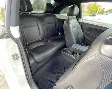 Білий Фольксваген Бітл, об'ємом двигуна 1.97 л та пробігом 121 тис. км за 11900 $, фото 23 на Automoto.ua