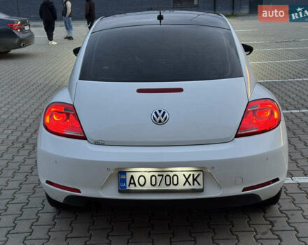 Белый Фольксваген Битл, объемом двигателя 1.6 л и пробегом 140 тыс. км за 8200 $, фото 17 на Automoto.ua