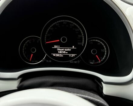 Белый Фольксваген Битл, объемом двигателя 1.8 л и пробегом 140 тыс. км за 11000 $, фото 5 на Automoto.ua