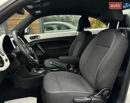 Белый Фольксваген Битл, объемом двигателя 1.97 л и пробегом 232 тыс. км за 9600 $, фото 22 на Automoto.ua