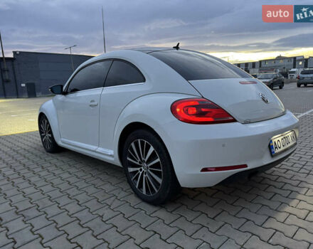 Белый Фольксваген Битл, объемом двигателя 1.6 л и пробегом 140 тыс. км за 8200 $, фото 19 на Automoto.ua