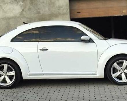 Белый Фольксваген Битл, объемом двигателя 2 л и пробегом 126 тыс. км за 11900 $, фото 1 на Automoto.ua