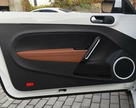 Белый Фольксваген Битл, объемом двигателя 2 л и пробегом 126 тыс. км за 11900 $, фото 15 на Automoto.ua