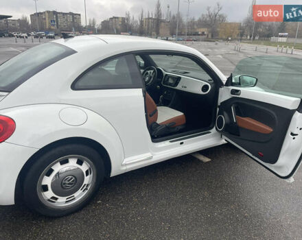 Белый Фольксваген Битл, объемом двигателя 1.8 л и пробегом 154 тыс. км за 12400 $, фото 7 на Automoto.ua