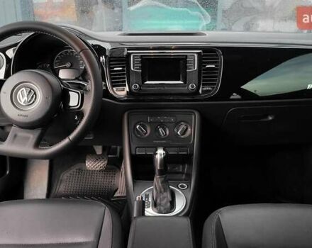 Фольксваген Битл 2015 в Виннице на Automoto.ua Белый Фольксваген Битл, объемом двигателя 1.8 л и пробегом 144 тыс. км за 12222 $, фото 12 на Automoto.ua