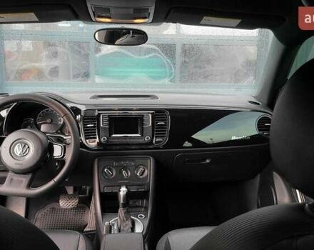 Фольксваген Битл 2015 в Виннице на Automoto.ua Белый Фольксваген Битл, объемом двигателя 1.8 л и пробегом 144 тыс. км за 12222 $, фото 14 на Automoto.ua