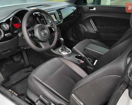 Фольксваген Битл 2015 в Виннице на Automoto.ua Белый Фольксваген Битл, объемом двигателя 1.8 л и пробегом 144 тыс. км за 12222 $, фото 13 на Automoto.ua