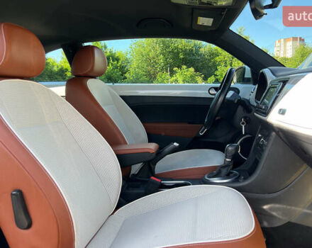 Білий Фольксваген Бітл, об'ємом двигуна 1.8 л та пробігом 88 тис. км за 13350 $, фото 9 на Automoto.ua