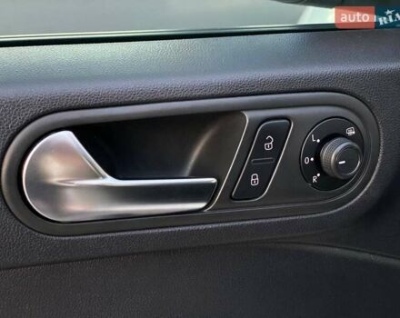 Белый Фольксваген Битл, объемом двигателя 1.8 л и пробегом 121 тыс. км за 11990 $, фото 20 на Automoto.ua